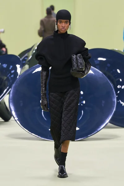 Look 28